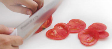 包丁がいつでも切れるからトマトスライスも楽々！